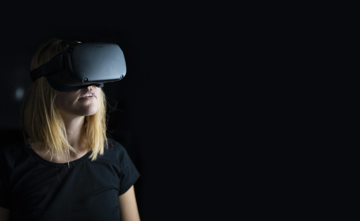 Gaming accessoires zoals een controller en headset