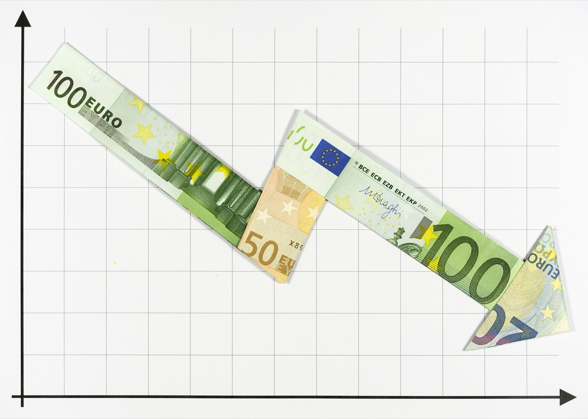 streaming revenue growth chart
