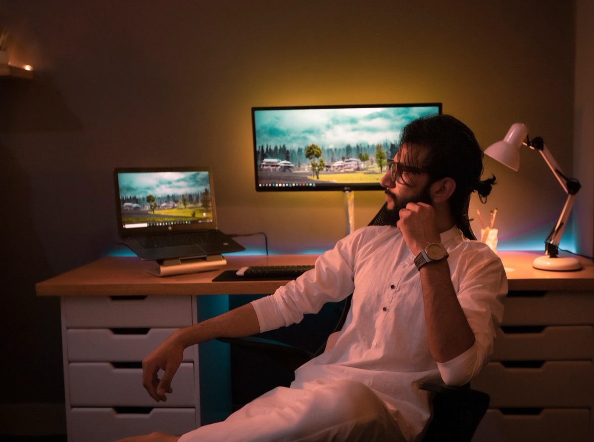 ordenador de juegos y monitores