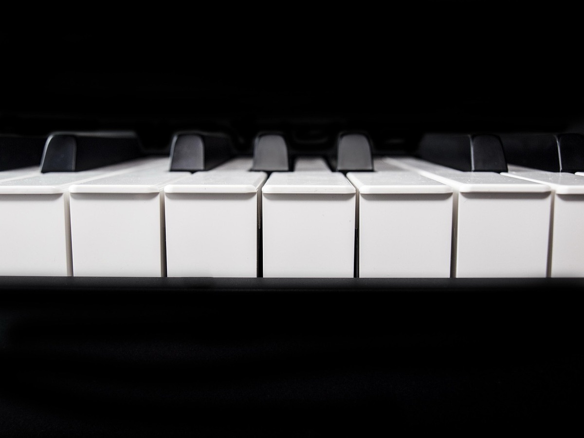 gaming keyboard with rgb lighting