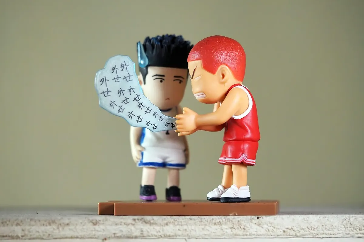 어린, 남, 남자, 아이, 일본, 애니메이션, 캐릭터, 텔레비전, 유튜브, 영화, 비디오, 시리즈, 가방, 공, 스포츠, 캐릭터, 장난감, 인형, 작은, 그림, 대화